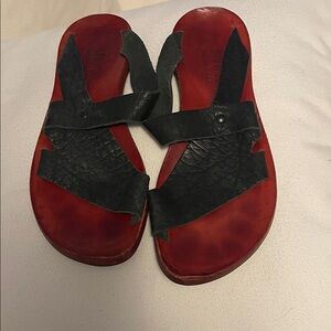 Cydwok Black and Red Leather Sandals
